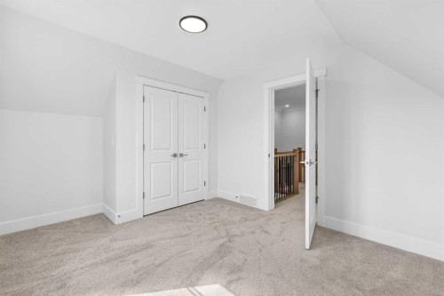 2012 37 Avenue Sw, Calgary, AB - Indoor Photo Showing Other Room
