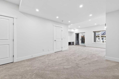 2012 37 Avenue Sw, Calgary, AB - Indoor Photo Showing Other Room