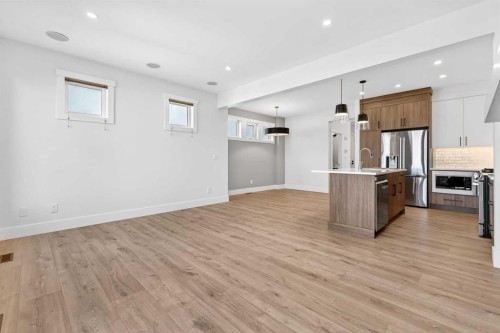 2012 37 Avenue Sw, Calgary, AB - Indoor Photo Showing Kitchen