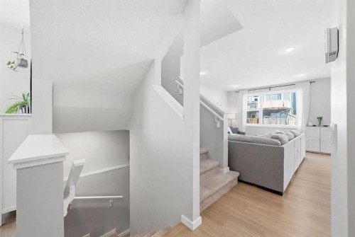 320 Sundown View, Cochrane, AB - Indoor