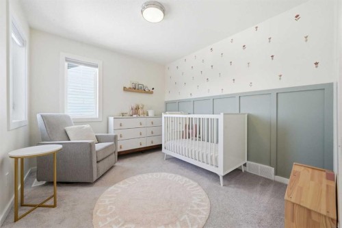 320 Sundown View, Cochrane, AB - Indoor Photo Showing Bedroom