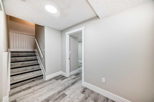 3920 44 Avenue Ne, Calgary, AB - Indoor Photo Showing Other Room
