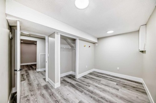 3920 44 Avenue Ne, Calgary, AB - Indoor