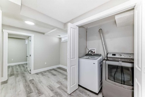 3920 44 Avenue Ne, Calgary, AB - Indoor Photo Showing Laundry Room