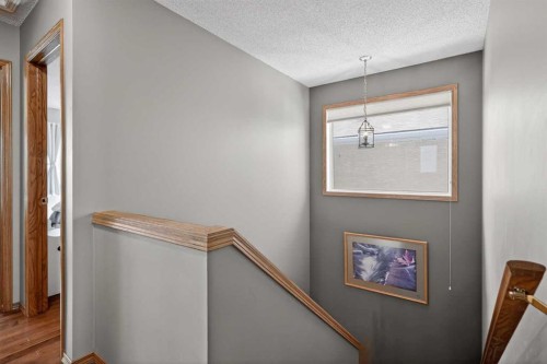 81 Riverwood Crescent Se, Calgary, AB - Indoor Photo Showing Other Room