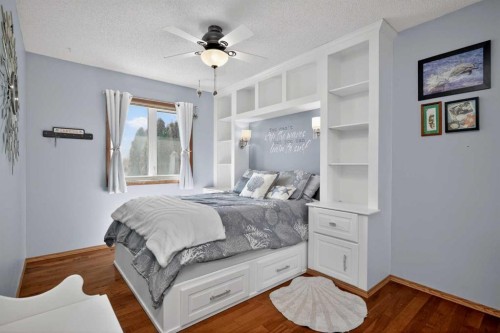 81 Riverwood Crescent Se, Calgary, AB - Indoor Photo Showing Bedroom