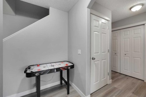 14 Marthas Close Ne, Calgary, AB - Indoor