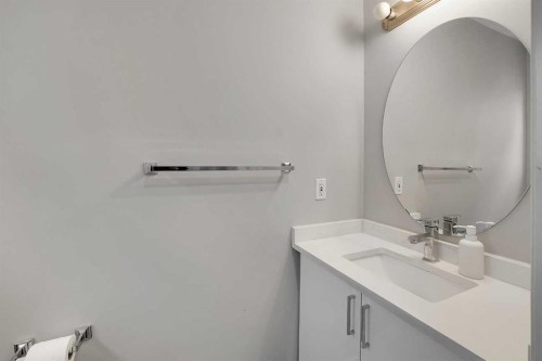 14 Marthas Close Ne, Calgary, AB - Indoor Photo Showing Bathroom