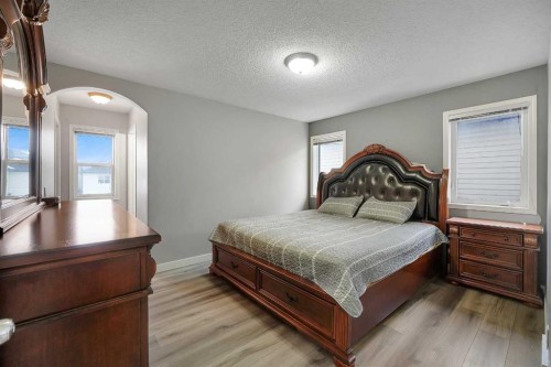 14 Marthas Close Ne, Calgary, AB - Indoor Photo Showing Bedroom