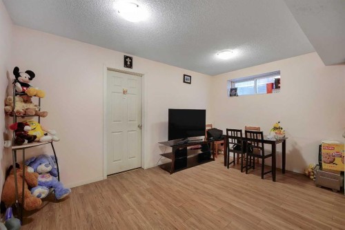 14 Marthas Close Ne, Calgary, AB - Indoor