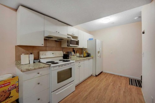 14 Marthas Close Ne, Calgary, AB - Indoor Photo Showing Kitchen