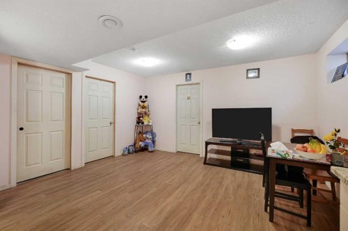 14 Marthas Close Ne, Calgary, AB - Indoor