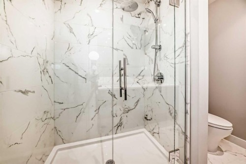 1104-530 3 Street Se, Calgary, AB - Indoor Photo Showing Bathroom