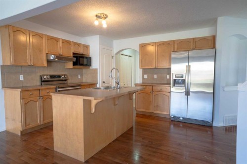 160 Covemeadow Road Ne, Calgary, AB - Indoor Photo Showing Kitchen With Double Sink