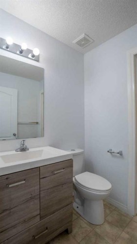 160 Covemeadow Road Ne, Calgary, AB - Indoor Photo Showing Bathroom