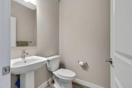 216 Creekstone Row Sw, Calgary, AB - Indoor Photo Showing Bathroom