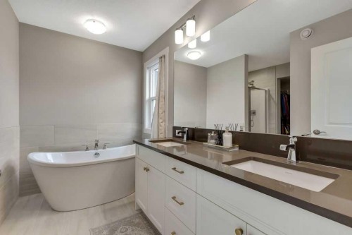 216 Creekstone Row Sw, Calgary, AB - Indoor Photo Showing Bathroom