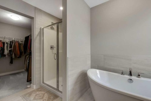 216 Creekstone Row Sw, Calgary, AB - Indoor Photo Showing Bathroom