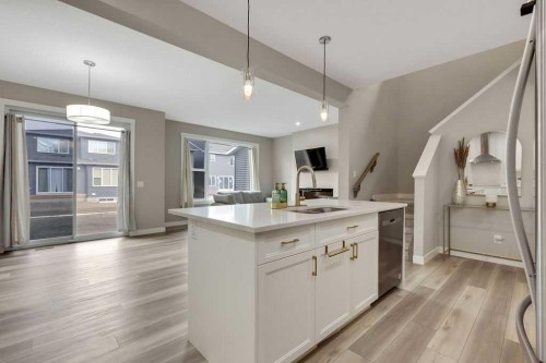 216 Creekstone Row Sw, Calgary, AB - Indoor Photo Showing Kitchen