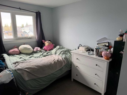 371 Falshire Drive Ne, Calgary, AB - Indoor Photo Showing Bedroom