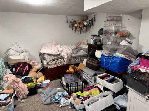 371 Falshire Drive Ne, Calgary, AB - Indoor