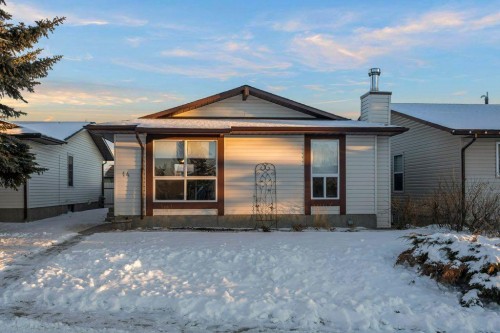 14 Sunnyside Place SE Airdrie, AB T4B 1S4
