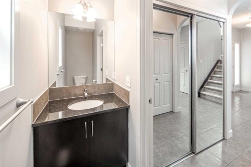 50 Everwoods Park Sw, Calgary, AB - Indoor Photo Showing Bathroom