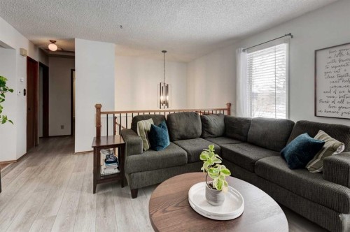 1204 Ranchlands Boulevard Nw, Calgary, AB - Indoor Photo Showing Living Room