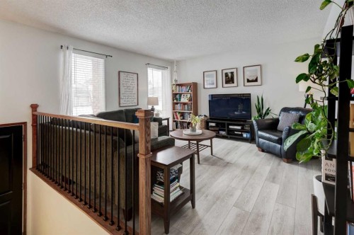 1204 Ranchlands Boulevard Nw, Calgary, AB - Indoor Photo Showing Living Room