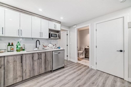 339 Wolf Creek Way Se, Calgary, AB - Indoor Photo Showing Kitchen