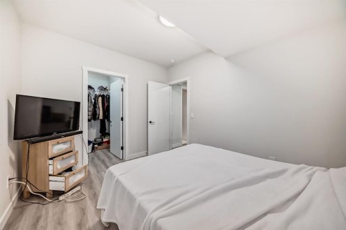 339 Wolf Creek Way Se, Calgary, AB - Indoor Photo Showing Bedroom