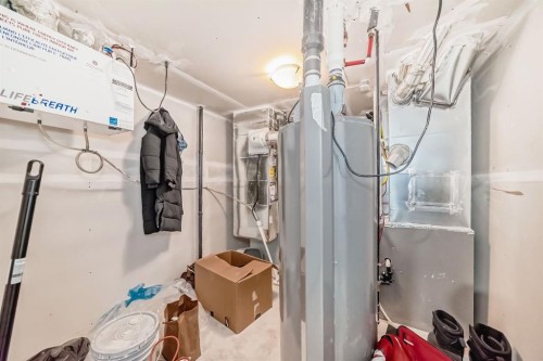 339 Wolf Creek Way Se, Calgary, AB - Indoor Photo Showing Bathroom