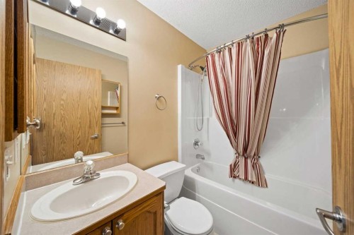 310-11 Somervale View Sw, Calgary, AB - Indoor Photo Showing Bathroom