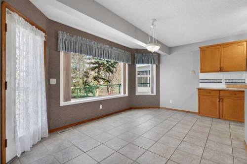 416 Douglas Glen Close Se, Calgary, AB - Indoor Photo Showing Other Room