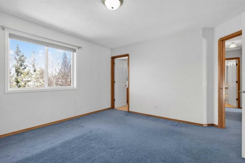 416 Douglas Glen Close Se, Calgary, AB - Indoor Photo Showing Other Room