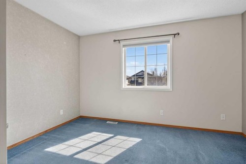 416 Douglas Glen Close Se, Calgary, AB - Indoor Photo Showing Other Room