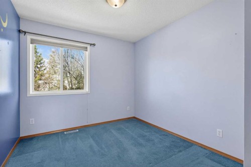 416 Douglas Glen Close Se, Calgary, AB - Indoor Photo Showing Other Room