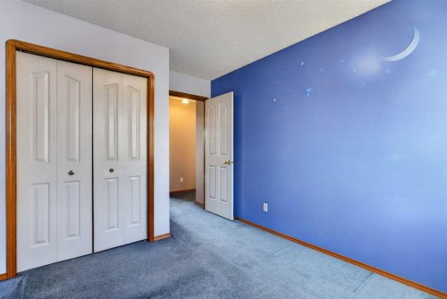 416 Douglas Glen Close Se, Calgary, AB - Indoor Photo Showing Other Room