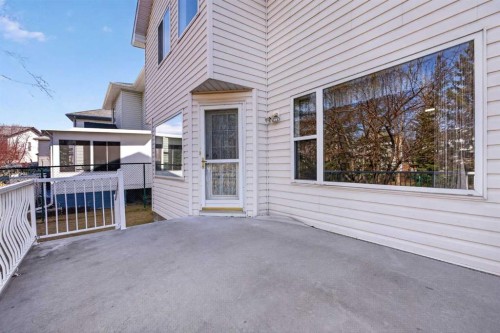 416 Douglas Glen Close Se, Calgary, AB - Outdoor
