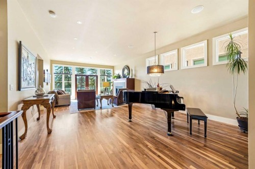 3610 8 Avenue Nw, Calgary, AB - Indoor