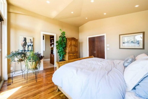 3610 8 Avenue Nw, Calgary, AB - Indoor Photo Showing Bedroom