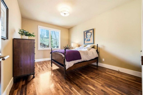 3610 8 Avenue Nw, Calgary, AB - Indoor Photo Showing Bedroom