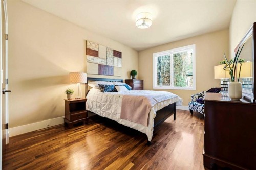 3610 8 Avenue Nw, Calgary, AB - Indoor Photo Showing Bedroom