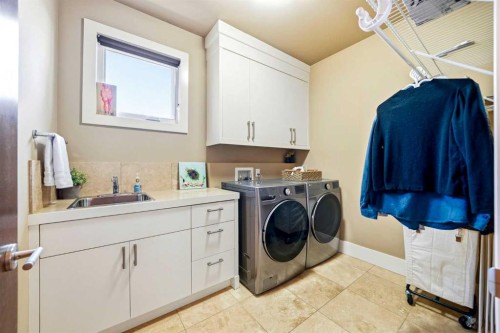 3610 8 Avenue Nw, Calgary, AB - Indoor Photo Showing Laundry Room