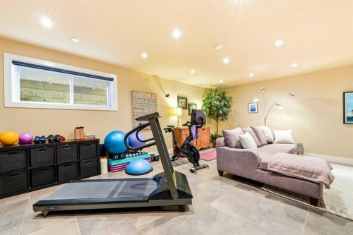 3610 8 Avenue Nw, Calgary, AB - Indoor