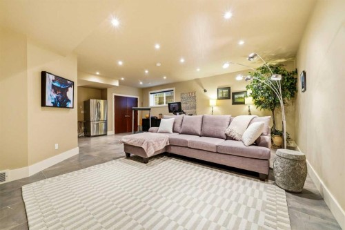 3610 8 Avenue Nw, Calgary, AB - Indoor Photo Showing Living Room