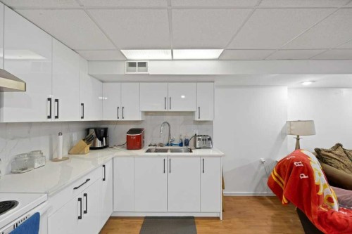 480 Midridge Drive Se, Calgary, AB - Indoor Photo Showing Kitchen