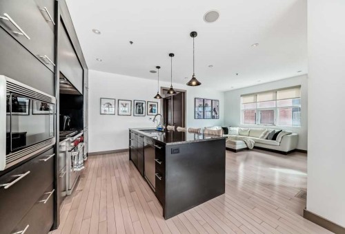 701 Aspen Meadows Hill Sw, Calgary, AB - Indoor Photo Showing Kitchen With Upgraded Kitchen