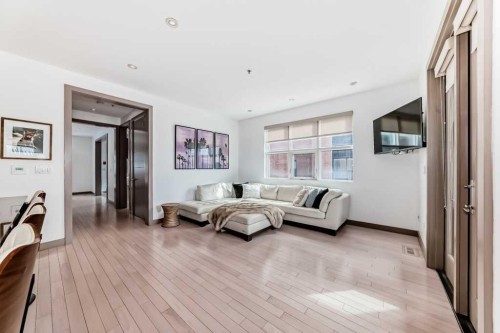 701 Aspen Meadows Hill Sw, Calgary, AB - Indoor Photo Showing Bedroom