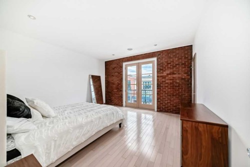 701 Aspen Meadows Hill Sw, Calgary, AB - Indoor Photo Showing Bedroom